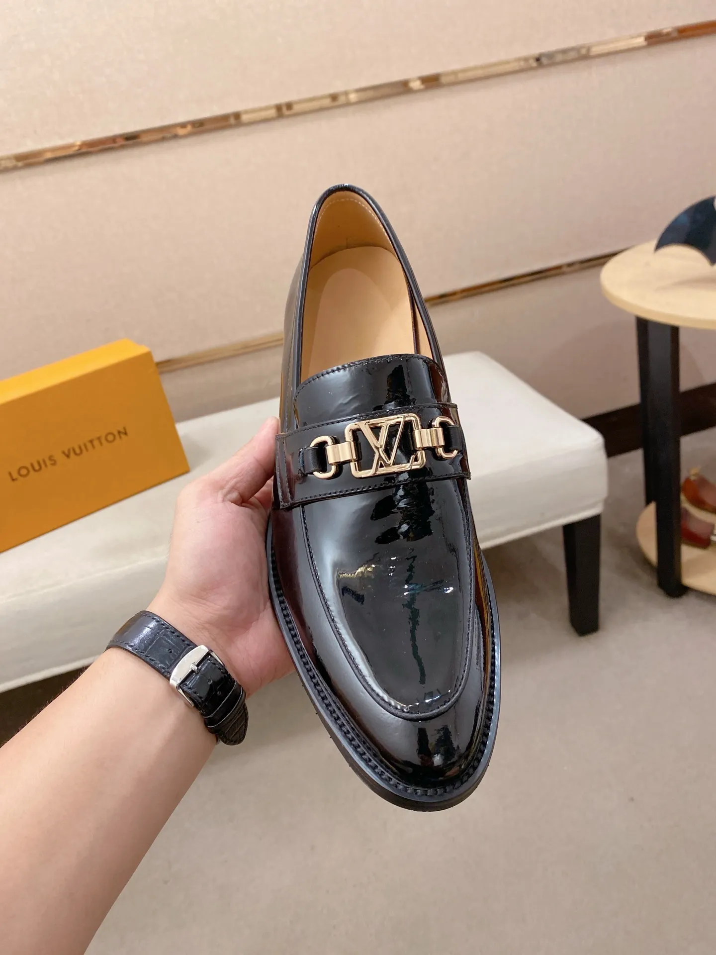 Men's men's shoes 💰 520💰⚡️New models on the market⚡️ Louis Vuitton (Louis Vuitton/LV) casual, business formal wear! Made with pure Italian craftsmanship, the upper is made of first-layer cowhide, which is full of texture! The lining is cowhide and the original rubber leather shoe outsole. The style is atmospheric and comfortable! Positive code 38-44